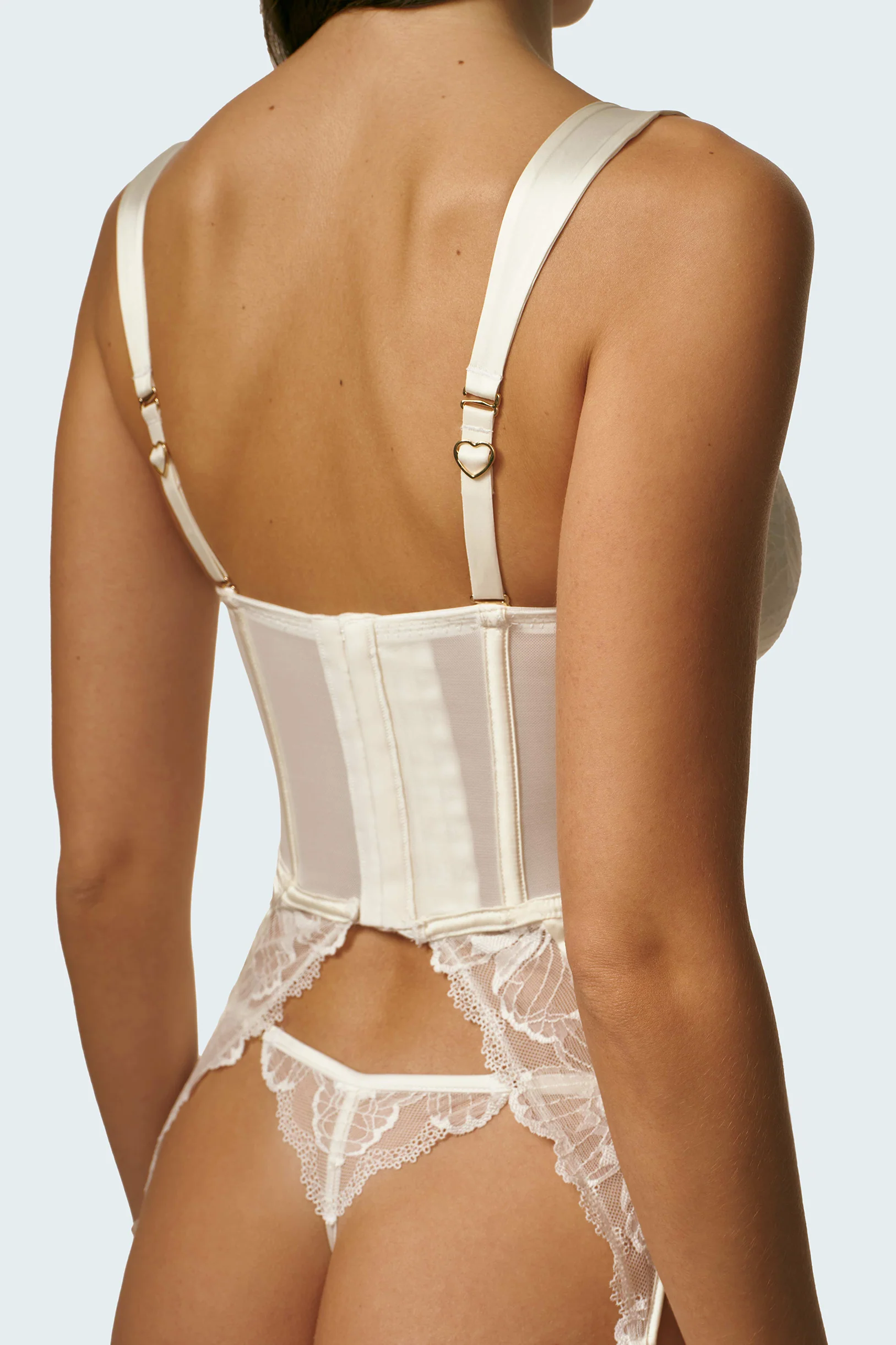 The Showpiece Basque - Image 4